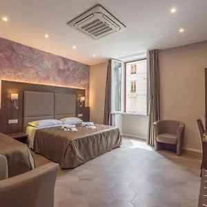 Bramble Luxury Roma