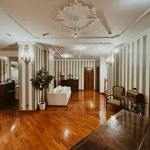 בית הארחה Residenza Tritone Luxury Trevi Fountain, רומא