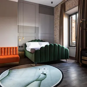Hotel Chapter, Rom